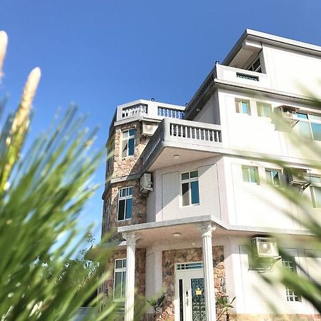 Little Weekend Inn Жинченг Екстериор снимка
